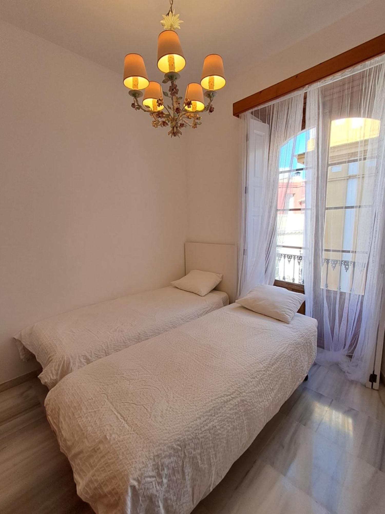 Apartamentos Almirante Hoyos Севилья Экстерьер фото