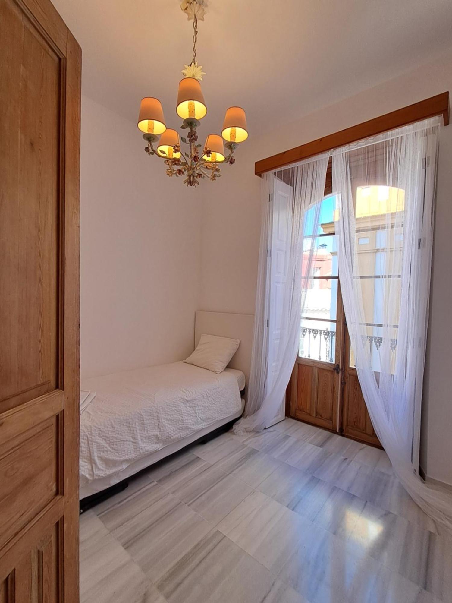 Apartamentos Almirante Hoyos Севилья Экстерьер фото